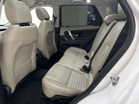 Used 2021 Land Rover Discovery Sport SE image 8