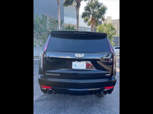 Used 2023 Cadillac Escalade ESV V image 16