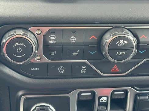 New 2026 Jeep Wrangler Unlimited Rubicon AWD/4WD image 18