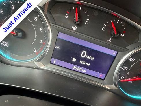 Used 2022 Chevrolet Traverse LT FWD image 13