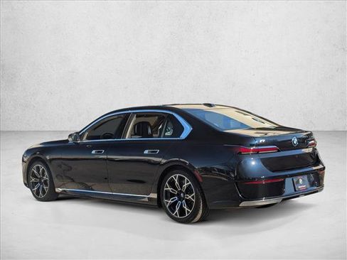 Certified 2024 BMW i7 xDrive60 w/ Executive Package image 8