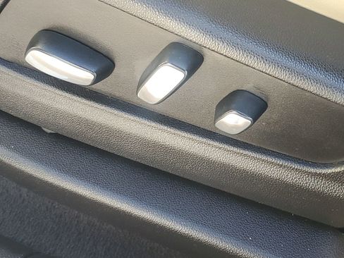 Used 2017 Cadillac XT5 Luxury image 13