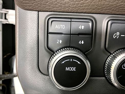 Used 2022 GMC Yukon XL Denali AWD/4WD image 35