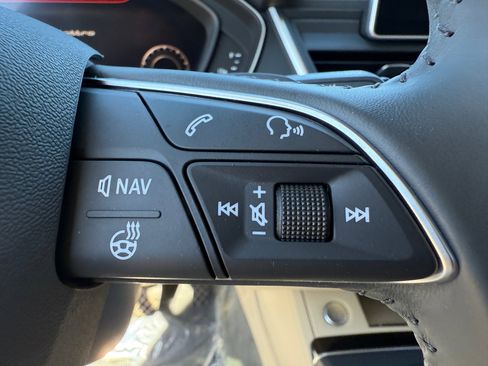 Used 2018 Audi Q5 2.0T Premium Plus w/ Premium Plus Package image 16