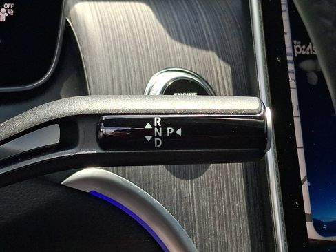 Used 2025 Mercedes-Benz GLC 300 4MATIC image 15