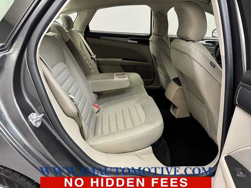 Used 2018 Ford Fusion SE FWD image 17