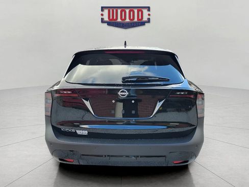 Used 2025 Nissan Kicks SV FWD image 3