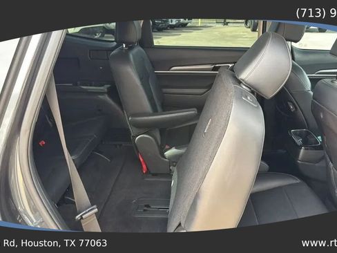 Used 2022 Kia Telluride S FWD image 37