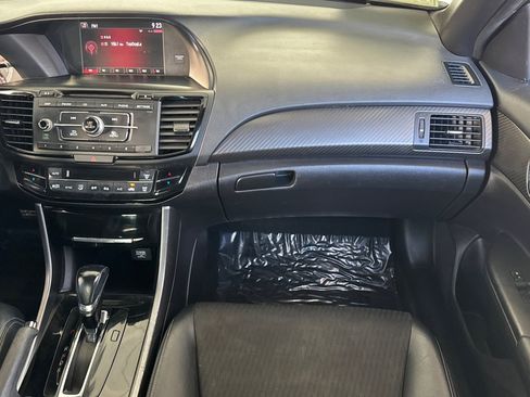 Used 2017 Honda Accord Sport image 29