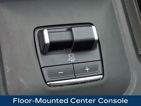 Used 2025 GMC Sierra 3500 Denali image 28