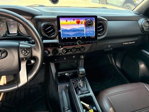 Used 2017 Toyota Tacoma TRD Sport w/ Tow Package (A/T) AWD/4WD image 20