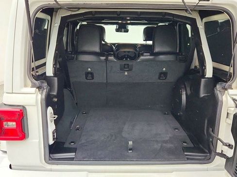 Used 2022 Jeep Wrangler Unlimited Sahara image 22