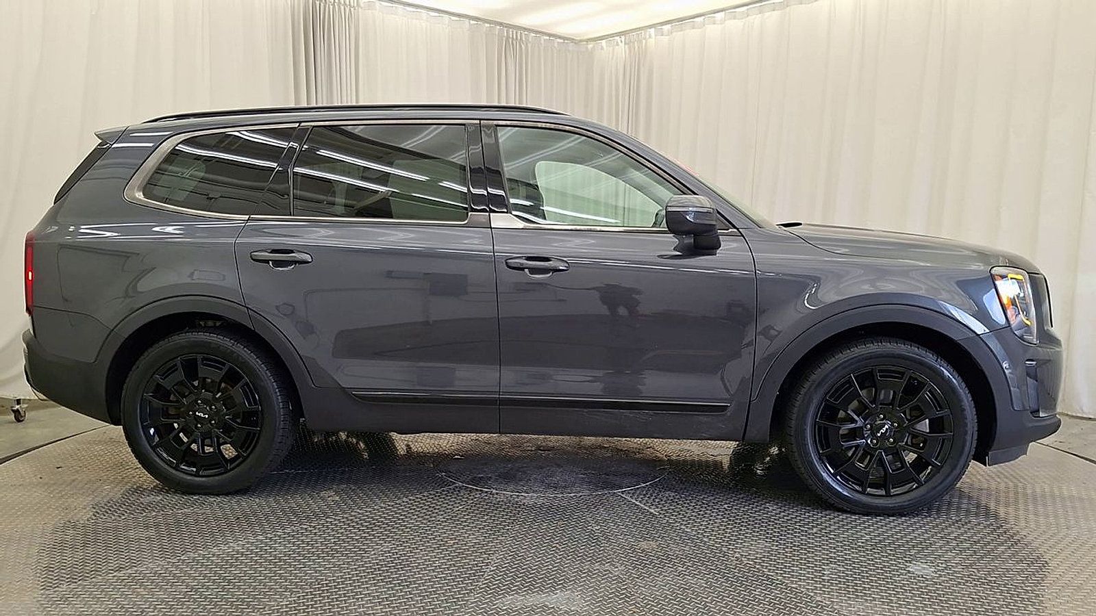 Used 2022 Kia Telluride EX w/ EX Premium Package AWD/4WD image 6