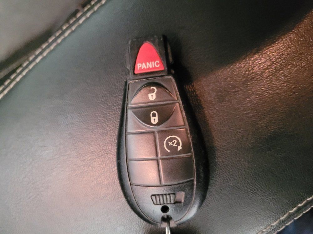 Used 2014 Jeep Cherokee Latitude w/ Cold Weather Group AWD/4WD image 32