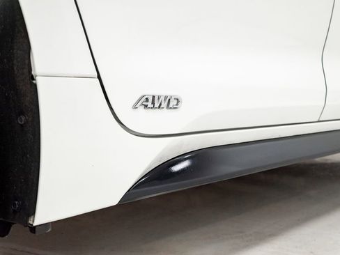 Used 2025 Toyota Corolla SE w/ SE Premium Package image 6