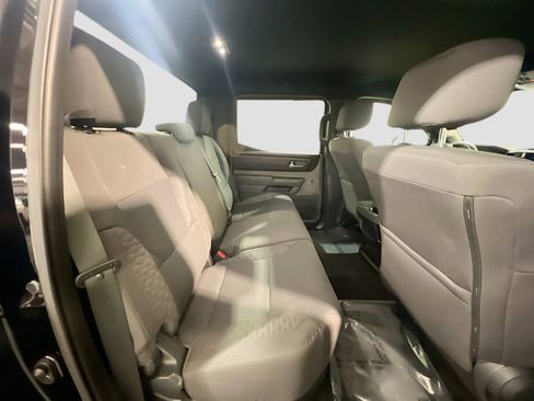 Used 2025 Toyota Tundra SR5 AWD/4WD image 18