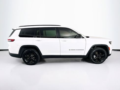 Used 2023 Jeep Grand Cherokee L Limited w/ Luxury Tech Group II image 10