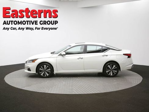 Used 2022 Nissan Altima 2.5 SV w/ SV Premium Package image 57