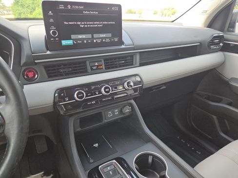 Certified 2025 Honda Pilot Touring image 33