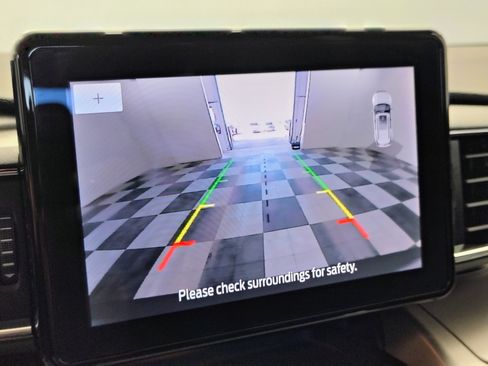 Used 2023 Ford Explorer XLT w/ Equipment Group 202A image 3