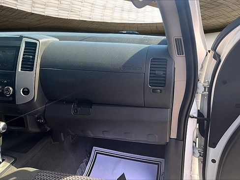 Used 2019 Nissan Frontier SV image 16