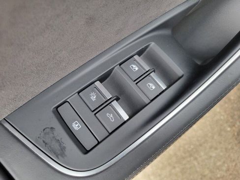Used 2019 Audi A8 L 3.0T w/ Executive Package AWD/4WD image 32