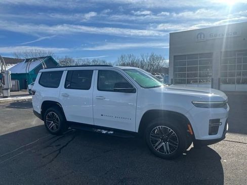 New 2026 Jeep Grand Wagoneer 4WD w/ Premium Group I image 5