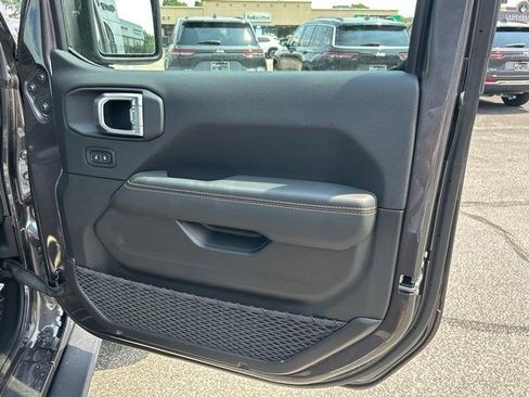 New 2025 Jeep Wrangler Unlimited Rubicon 392 image 30
