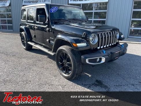 Used 2023 Jeep Wrangler Unlimited Sahara w/ Cold Weather Group AWD/4WD image 1