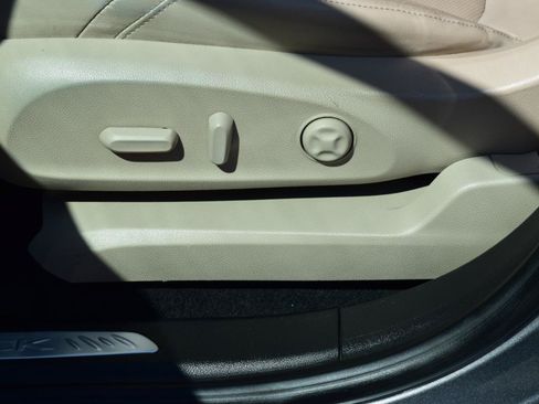 Used 2020 Buick Envision Essence AWD/4WD image 33