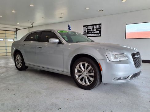 Used 2020 Chrysler 300 Limited AWD/4WD image 18