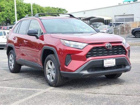 Used 2025 Toyota RAV4 LE image 2