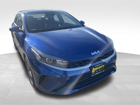 Used 2023 Kia Forte LXS image 1