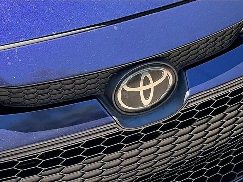 Used 2021 Toyota Corolla LE FWD image 34