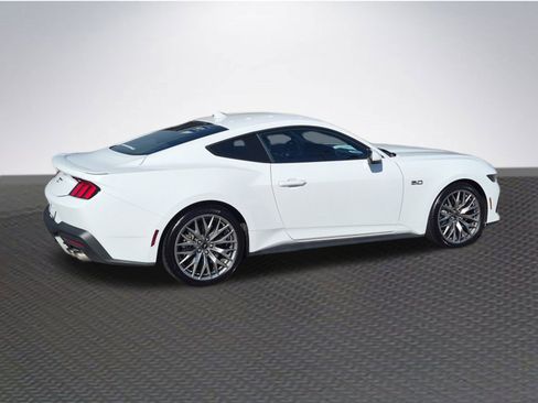 Certified 2025 Ford Mustang GT Premium image 4