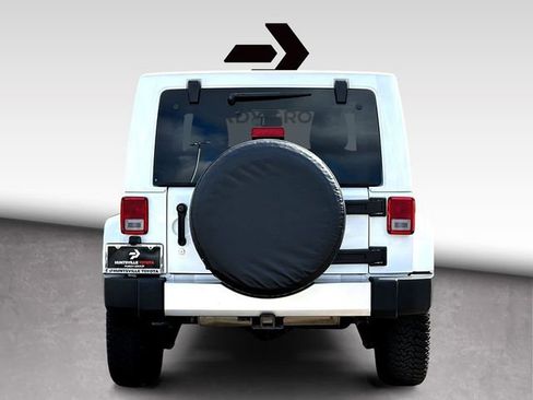 Used 2017 Jeep Wrangler Unlimited Sahara w/ Connectivity Group image 7