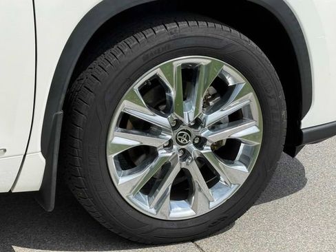 Used 2021 Toyota Highlander Limited image 23