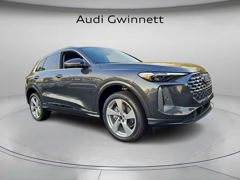 Used 2025 Audi Q5 Premium Plus w/ Premium Plus AWD/4WD image 3