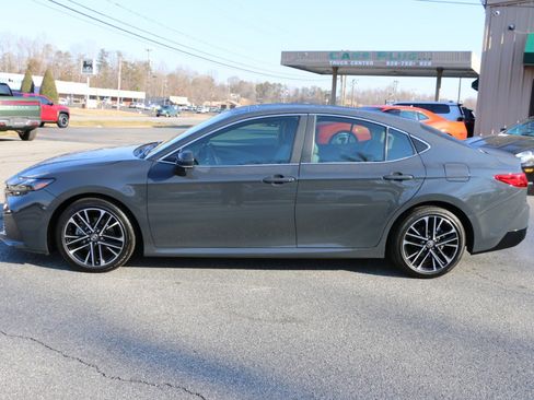 Used 2025 Toyota Camry XLE image 2