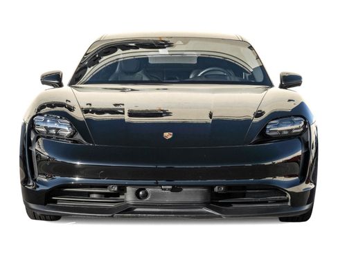 Used 2021 Porsche Taycan image 5