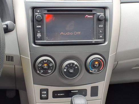 Used 2013 Toyota Corolla LE FWD image 6