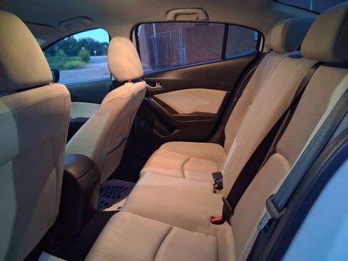 Used 2016 MAZDA MAZDA3 i Sport FWD image 10