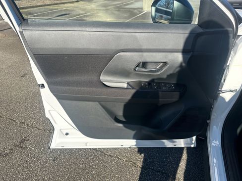 New 2026 Nissan Kicks S image 10