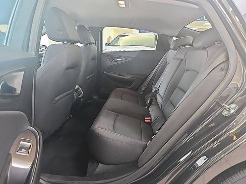 Used 2017 Chevrolet Malibu LT FWD image 26