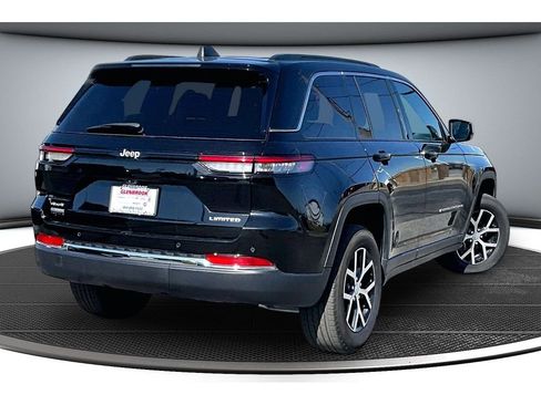 Used 2024 Jeep Grand Cherokee Limited AWD/4WD image 14