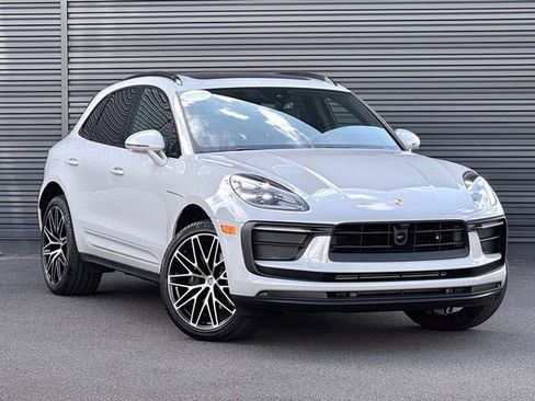 Certified 2026 Porsche Macan AWD/4WD image 9