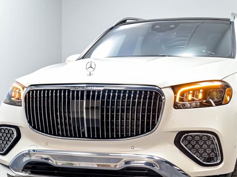 Used 2024 Mercedes-Benz Maybach GLS 600 4MATIC image 86