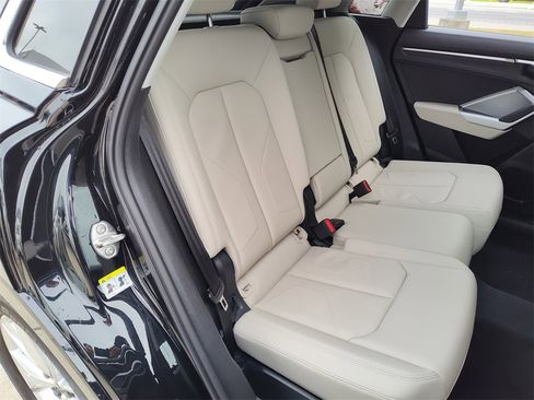 Certified 2025 Audi Q3 2.0T Premium w/ Convenience Package image 38