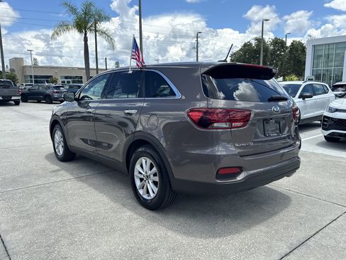 Used 2019 Kia Sorento FWD image 6