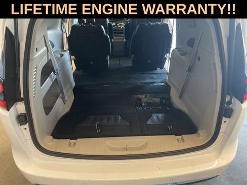 Used 2024 Chrysler Pacifica Touring-L FWD image 32